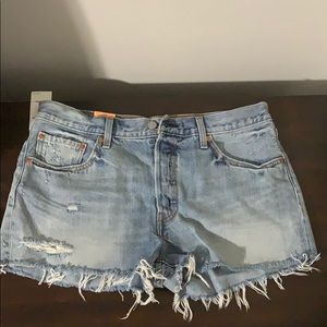 Levi’s shorts women